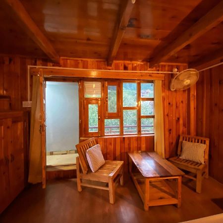 Pine Tower Inn 마날리 외부 사진
