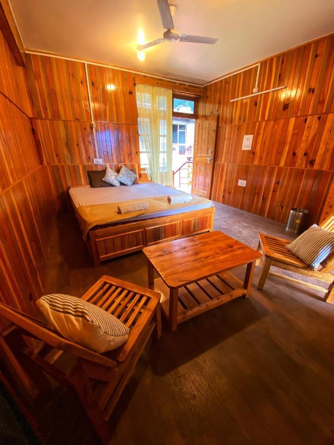 Pine Tower Inn 마날리 외부 사진