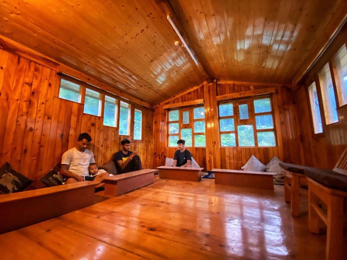 Pine Tower Inn 마날리 외부 사진