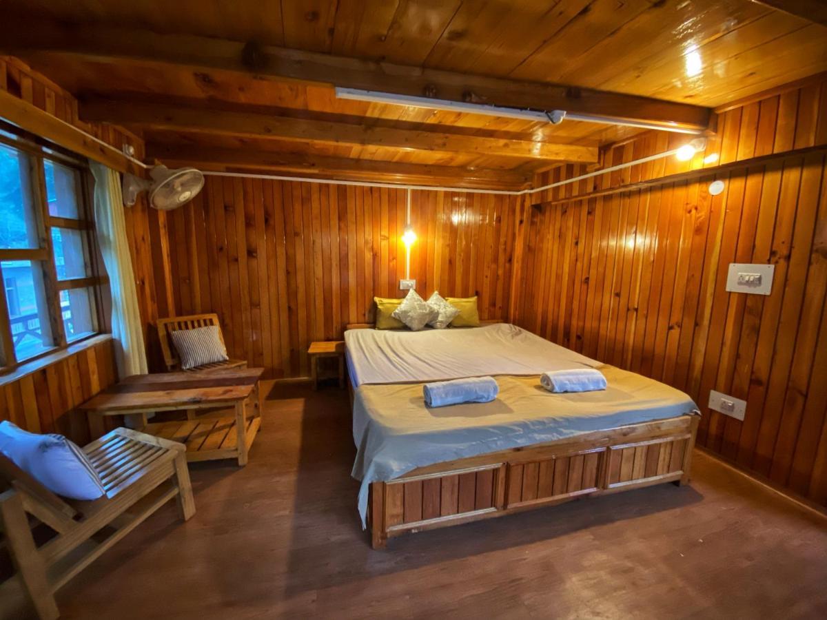Pine Tower Inn 마날리 외부 사진