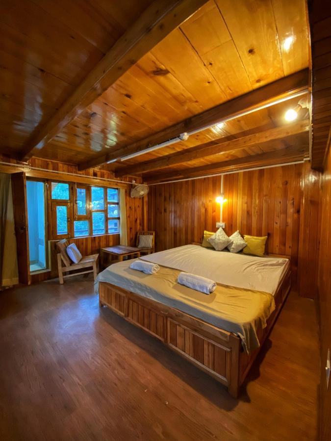 Pine Tower Inn 마날리 외부 사진